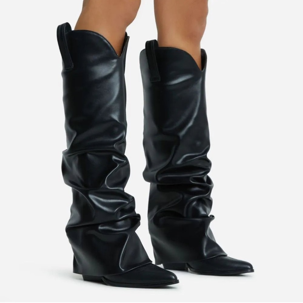 Black Faux Leather Foldover Shark Boots w/Western Pointed Toe Size 9